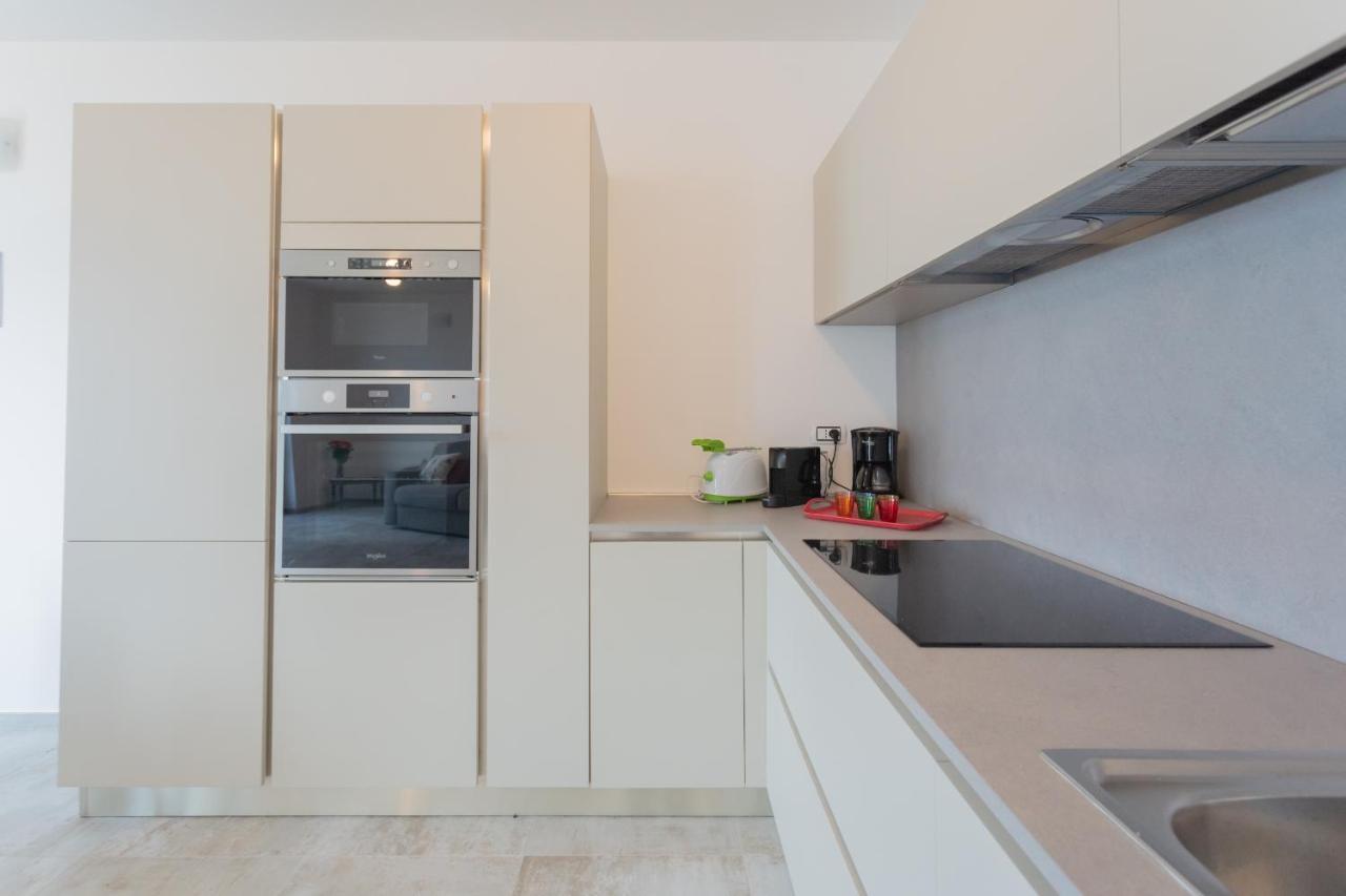 Dream Lake Apartments Lake View - Private Beach By Rent All Como Lezzeno Exterior foto