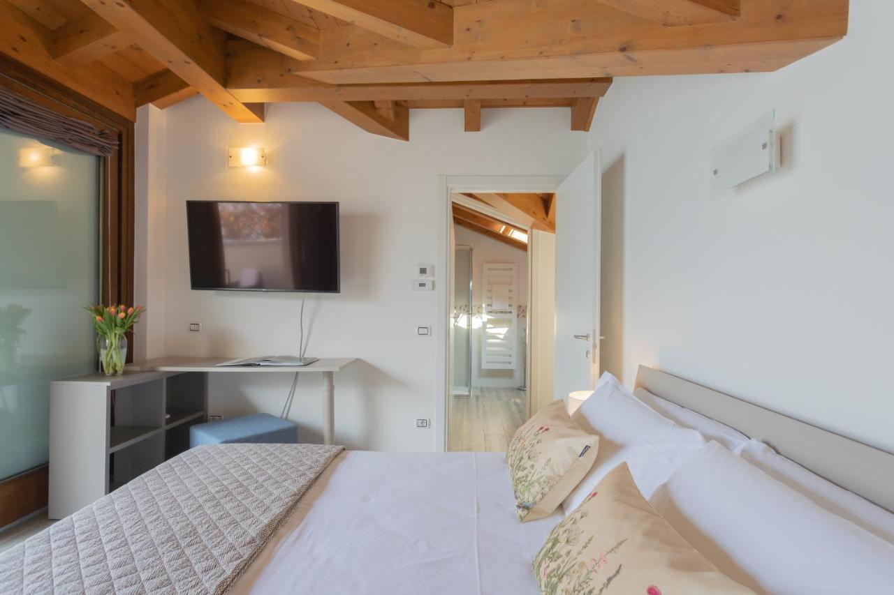 Dream Lake Apartments Lake View - Private Beach By Rent All Como Lezzeno Exterior foto