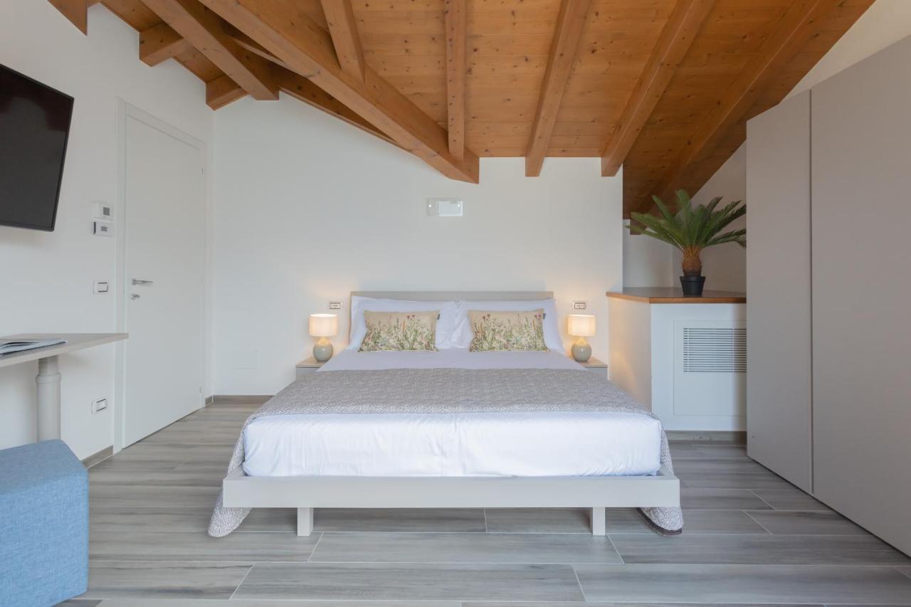 Dream Lake Apartments Lake View - Private Beach By Rent All Como Lezzeno Exterior foto