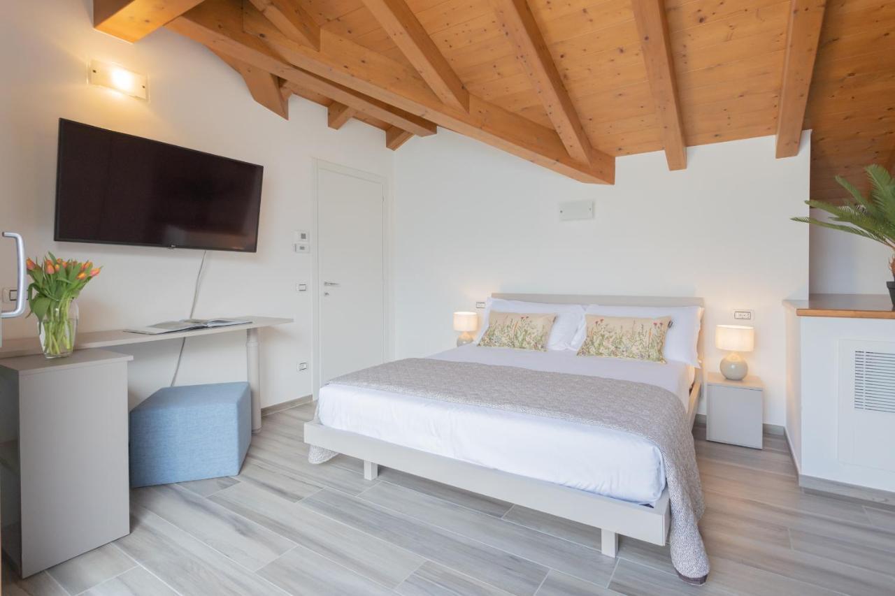 Dream Lake Apartments Lake View - Private Beach By Rent All Como Lezzeno Exterior foto