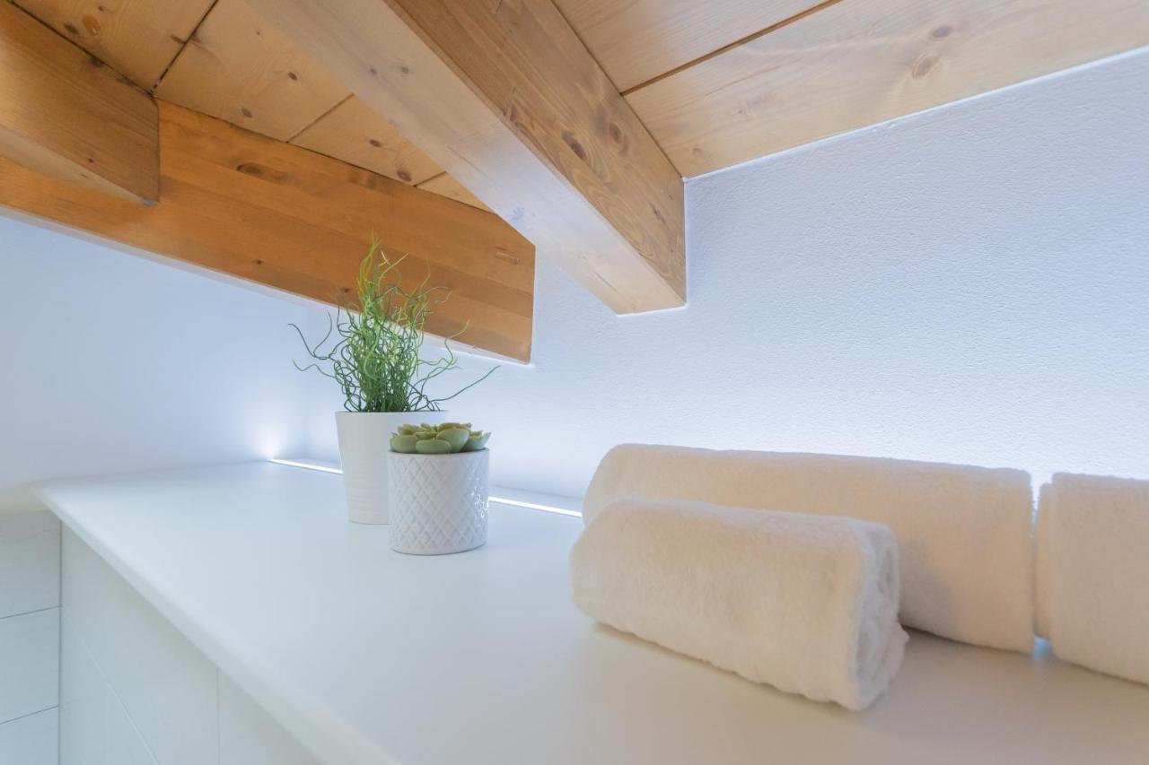Dream Lake Apartments Lake View - Private Beach By Rent All Como Lezzeno Exterior foto